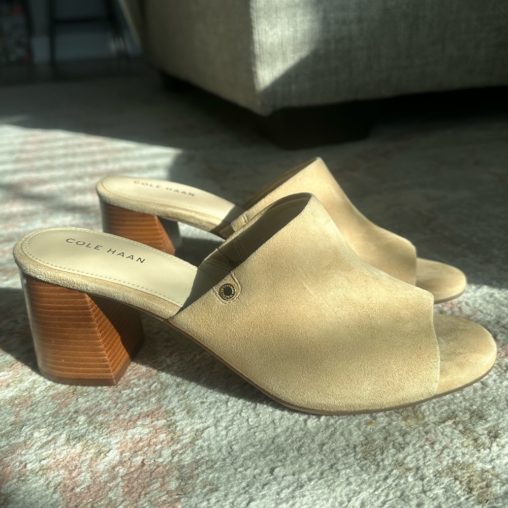 Cole Haan Beige Suede Block Heel Mules Size 8 Neutral Slip On Dress Shoes